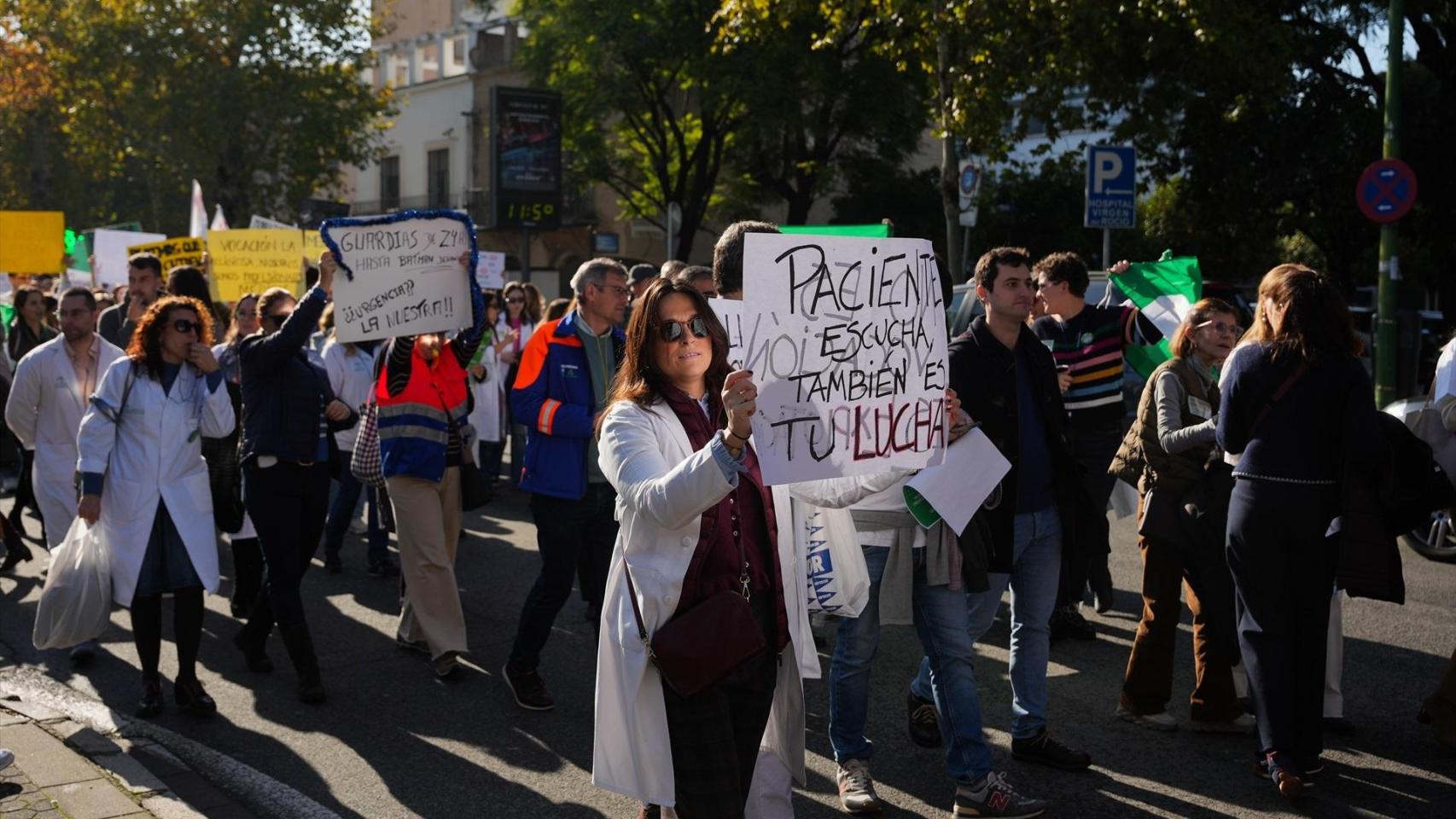 Imagen de la protesta de médicos en la jornada de este jueves en Sevilla.