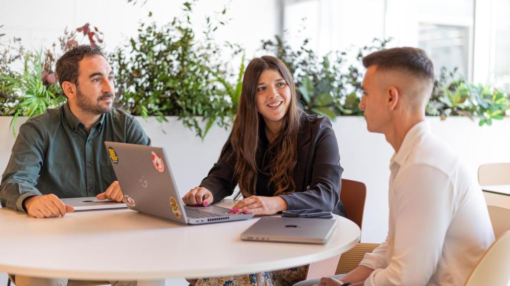 Parte del equipo de IT de Mercadona, durante una reunión.