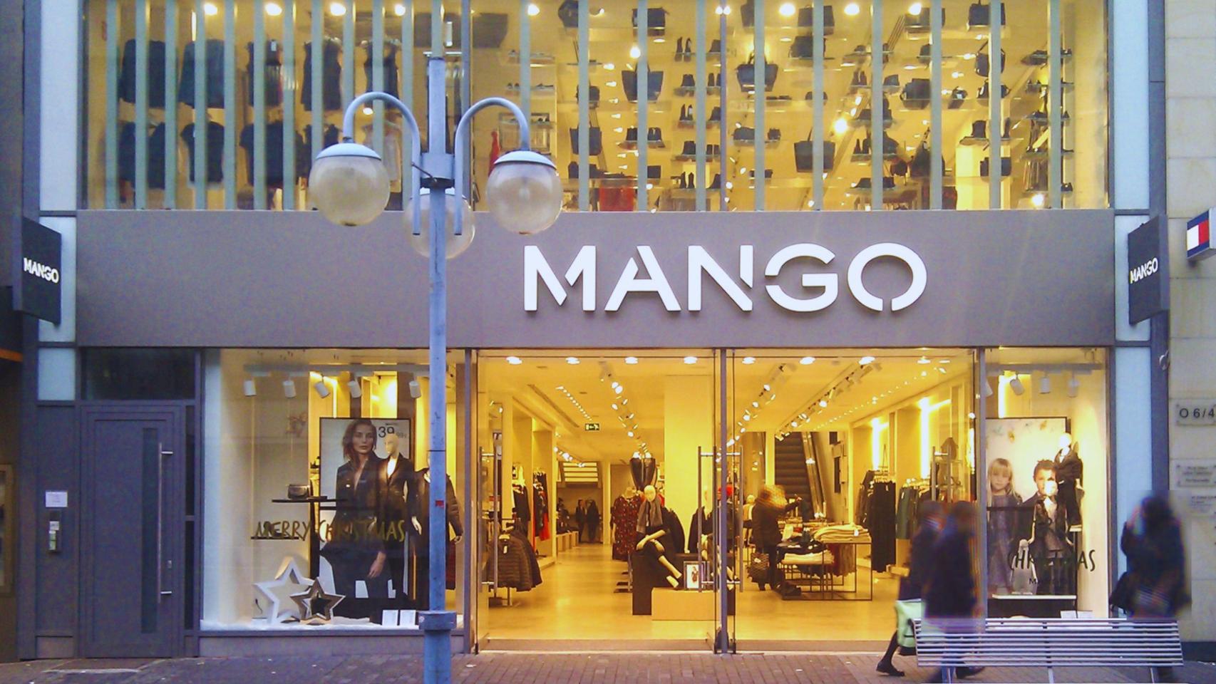 Exterior tienda MANGO