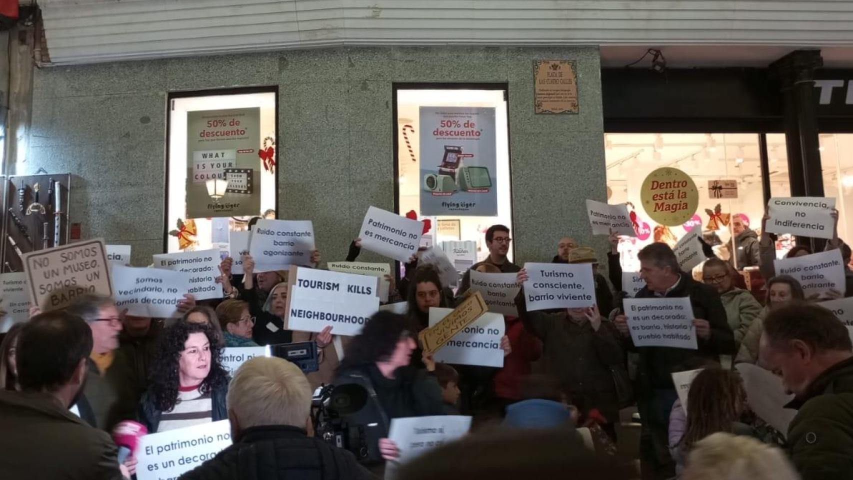 Las Cuatro Calles, antesana de Hombre de Palo, donde se producen las mayores aglomeraciones, ha sido el punto de reunión para las movilizaciones en las semanas anteriores.