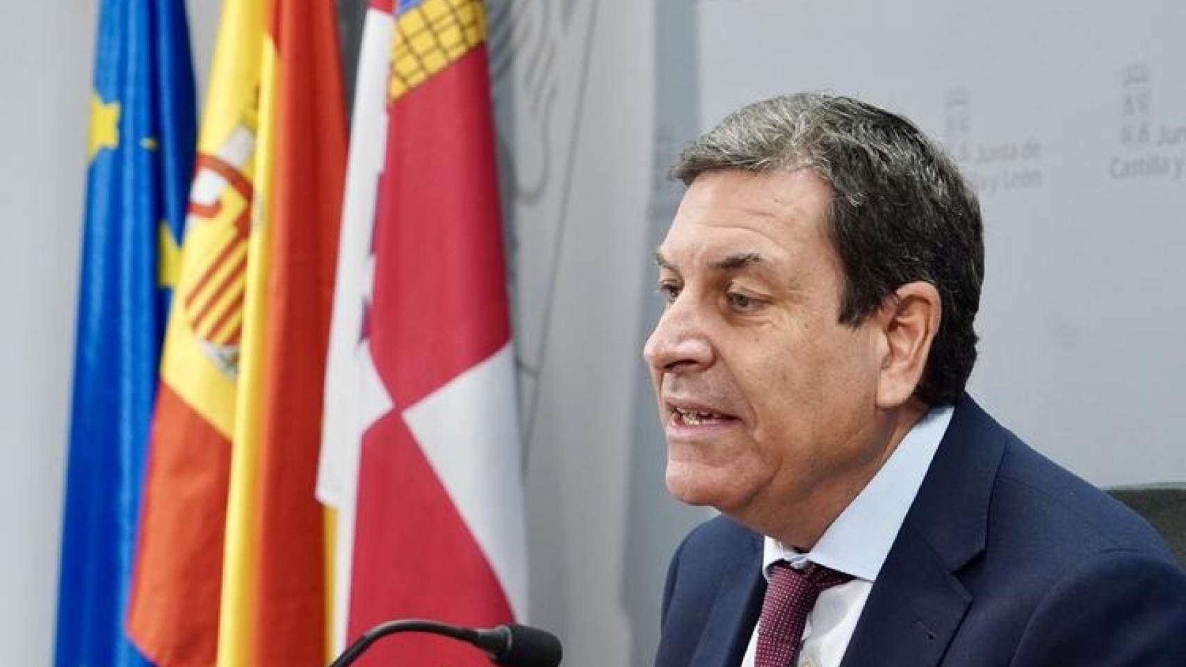 El portavoz de la Junta y consejero de Economía y Hacienda, Carlos Fernández Carriedo