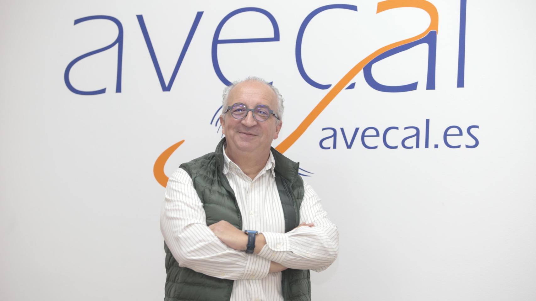 Vicente Pastor, nuevo presidente del calzaldo español, posa en la sede de Avecal, en Elche.