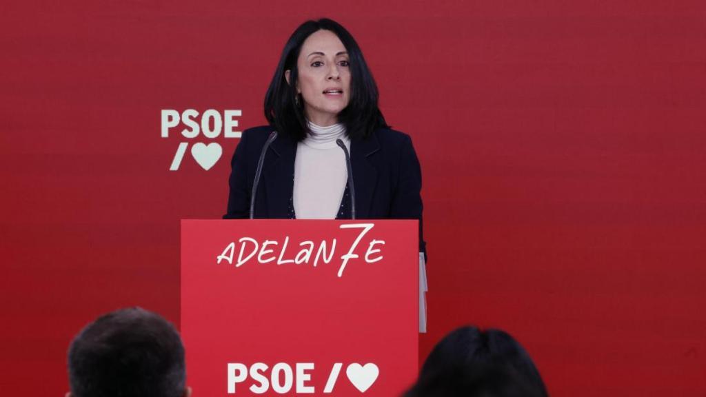 La secretaria de Organización del PSOE, Rebeca Torró, en su primera rueda de prensa en la sede del partido.