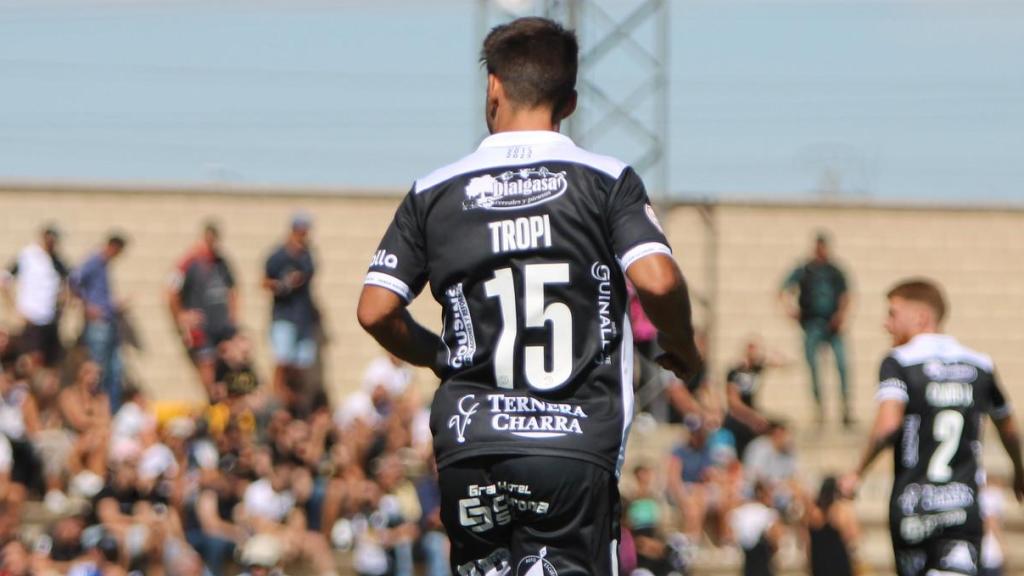 Tropi, exjugador de fútbol en su etapa en Unionistas de Salamanca.