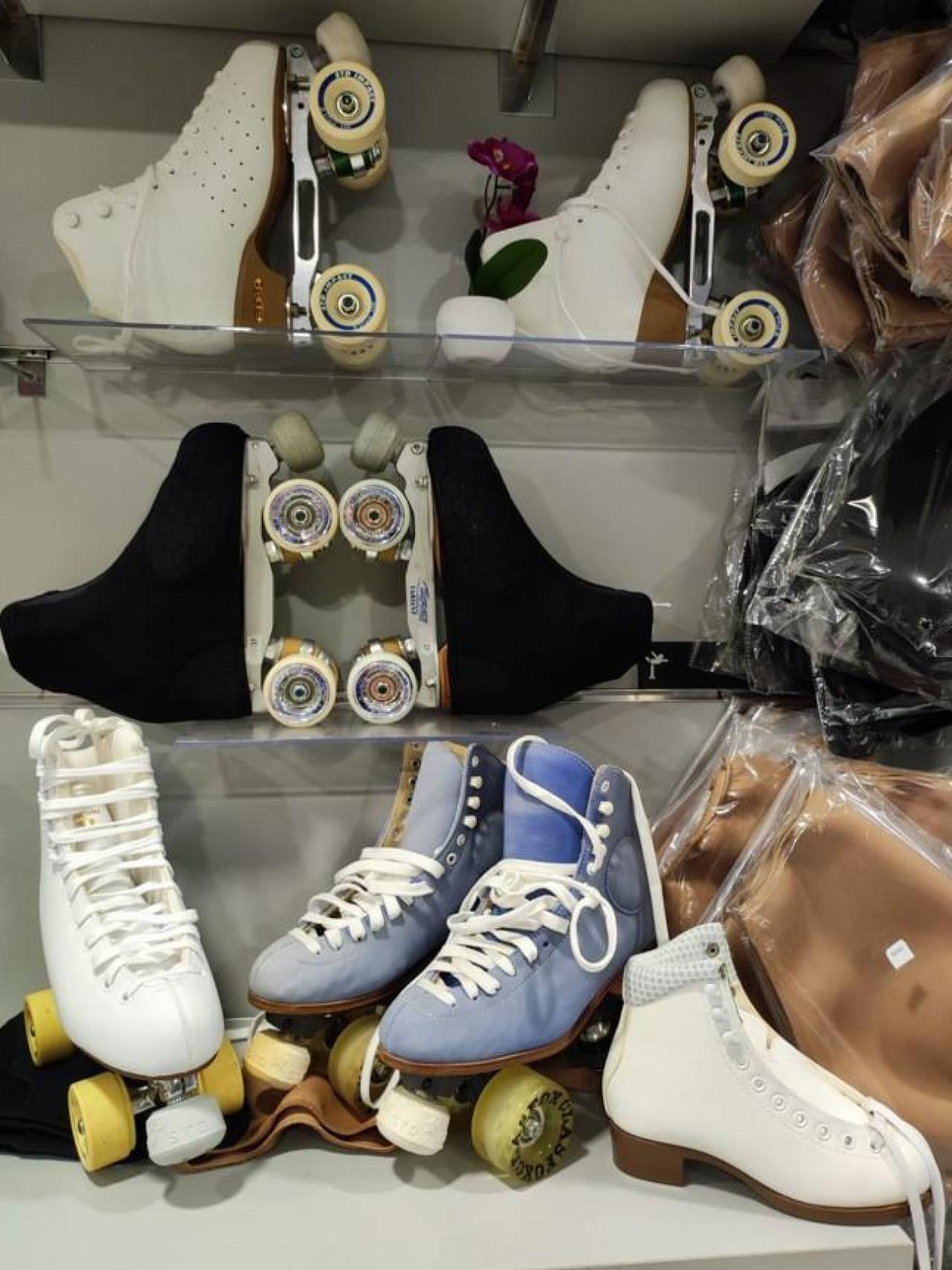 Modelos de patines de patinaje artístico.