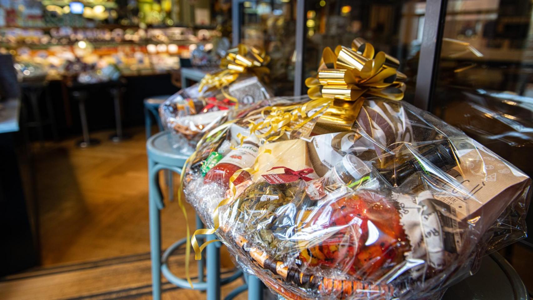 Una cesta de Navidad, en una foto de archivo.