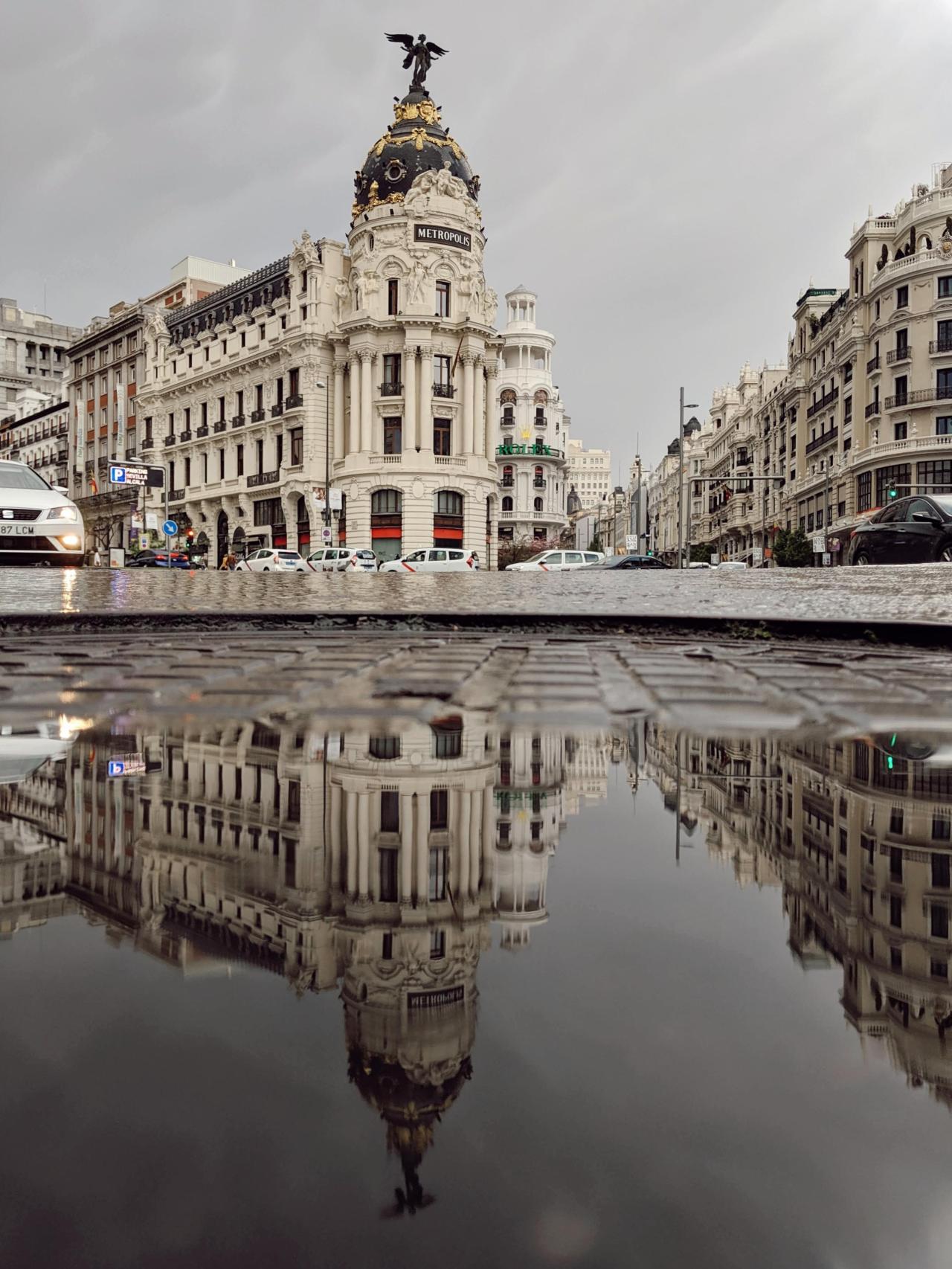 El renovado edificio Metrópolis.