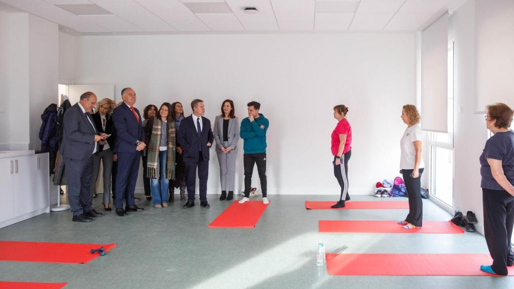 El presidente de Castilla-La Mancha, Emiliano García-Page, inaugura, en Tarancón (Cuenca), el Centro de Mayores con Centro de Día.