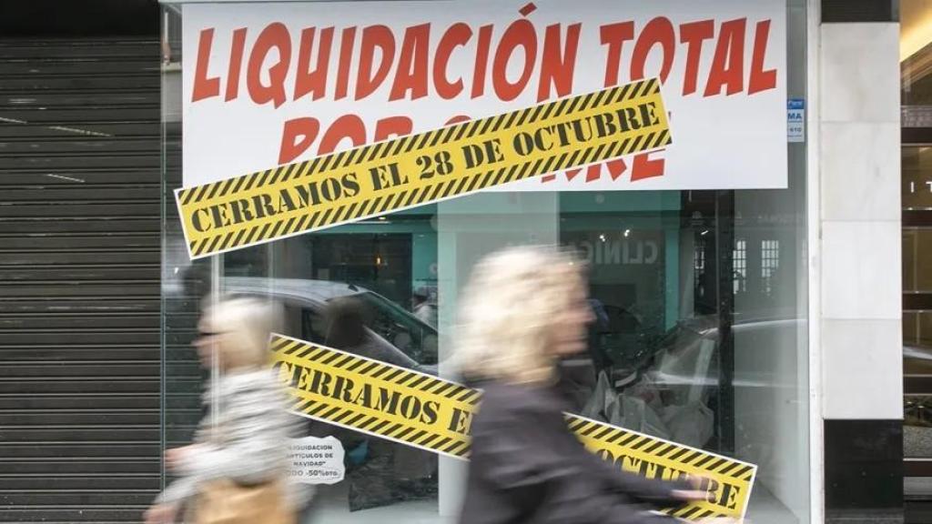Una tienda en liquidación por cierre.