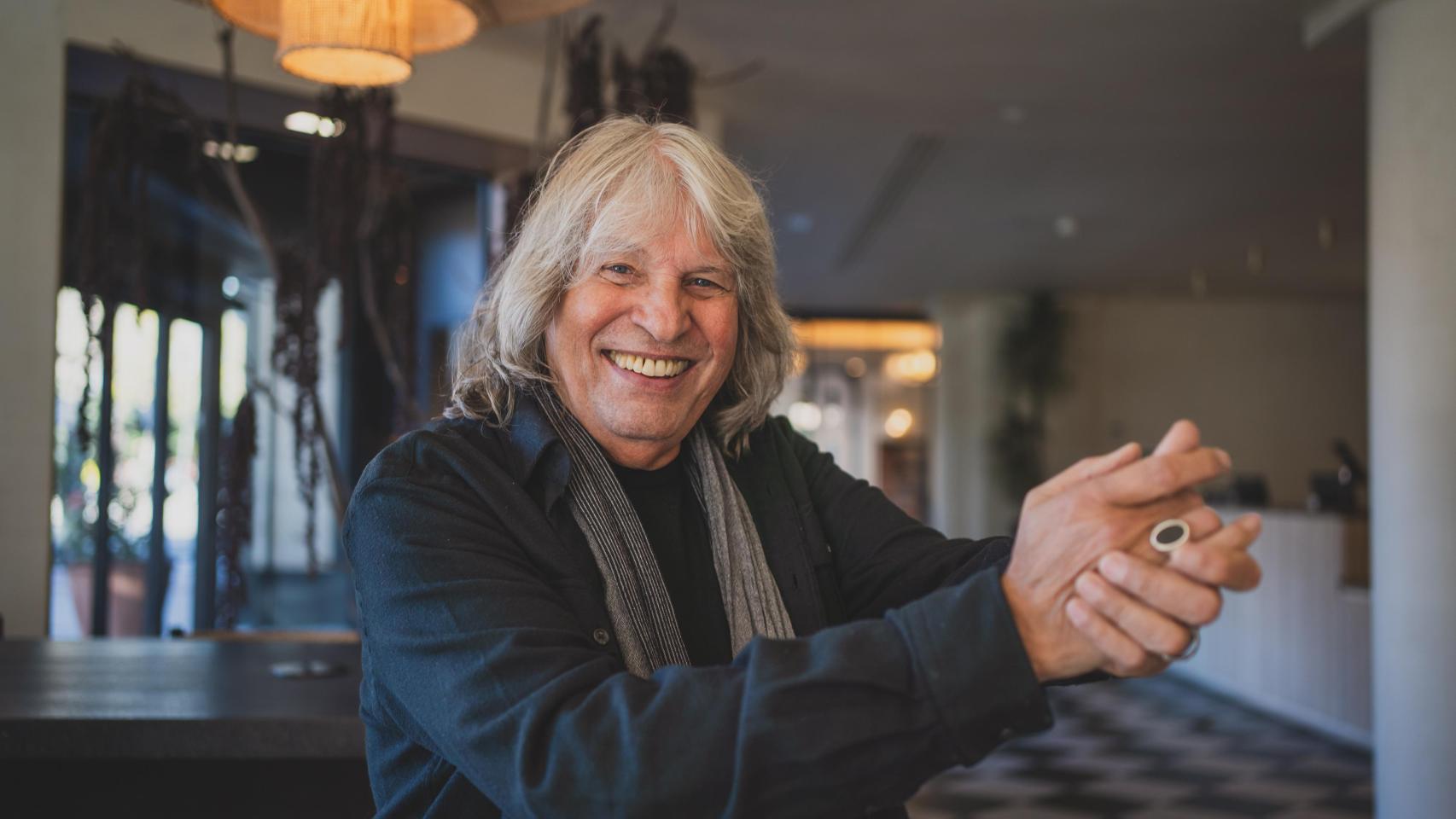 José Mercé tocando las palmas.