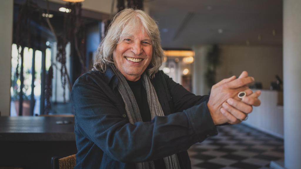 José Mercé tocando las palmas.