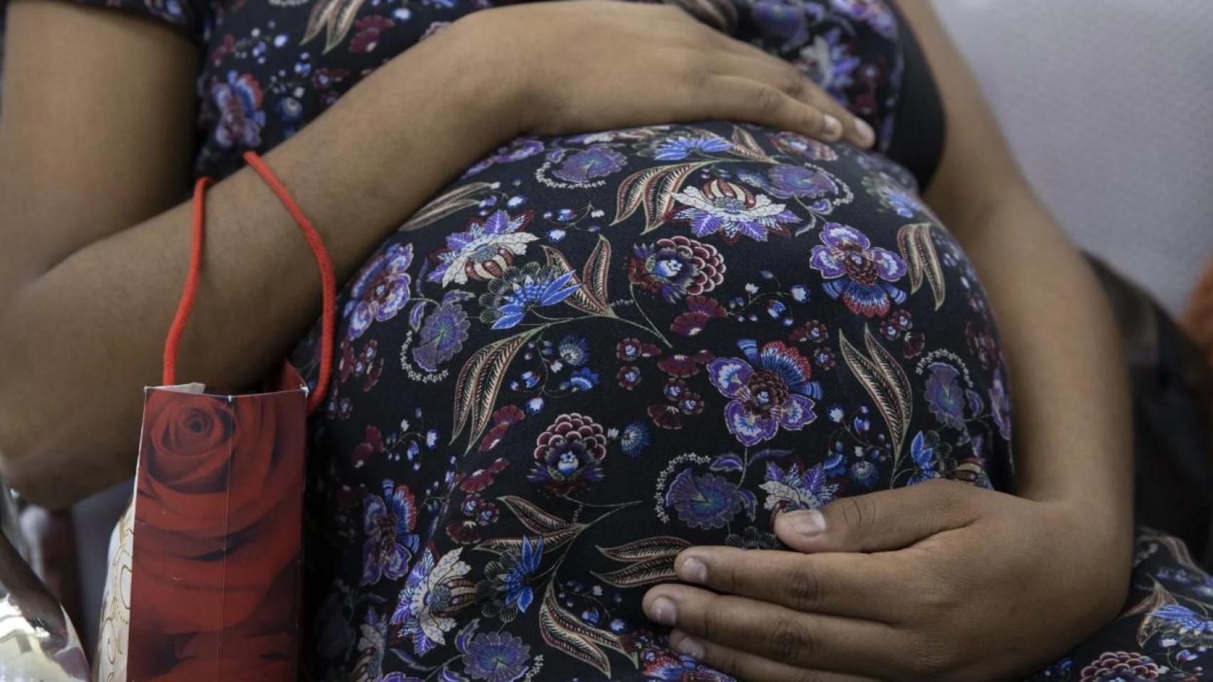 Imagen de archivo de una mujer embarazada.