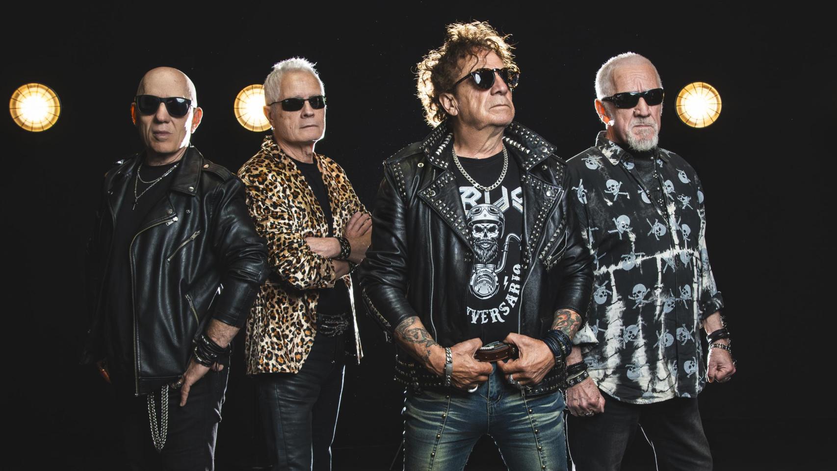 Paco Laguna (guitarra), Fernando Sánchez (batería), Fortu Sánchez (voz) y Juan Luis Serrano (bajo), miembros originales de Obús. Foto: Daniel Cruz