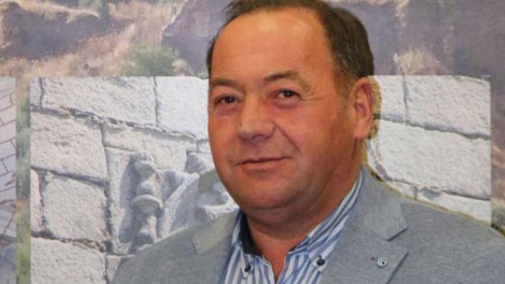 El alcalde de la localidad.
