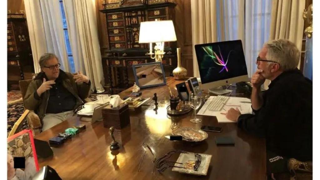 Steve Bannon y Jeffrey Epstein.