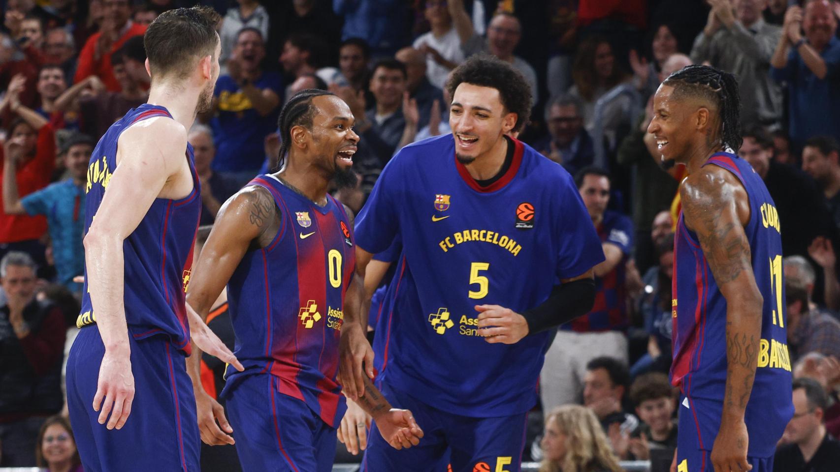 Kevin Punter celebra una canasta ante Olympiacos.