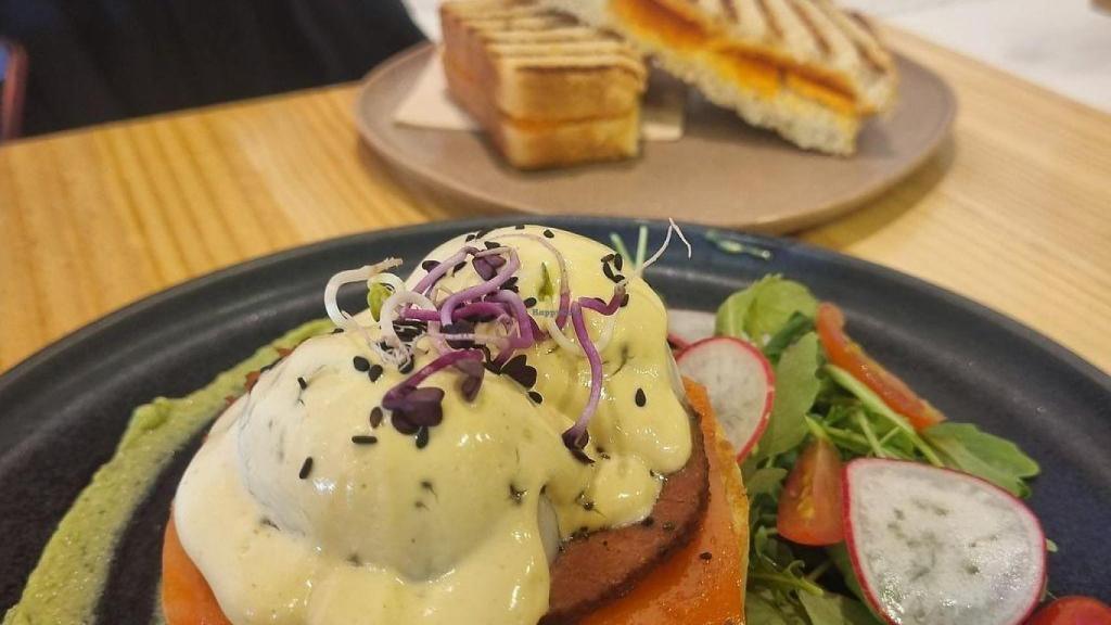 Los huevos Benedict del restaurante.