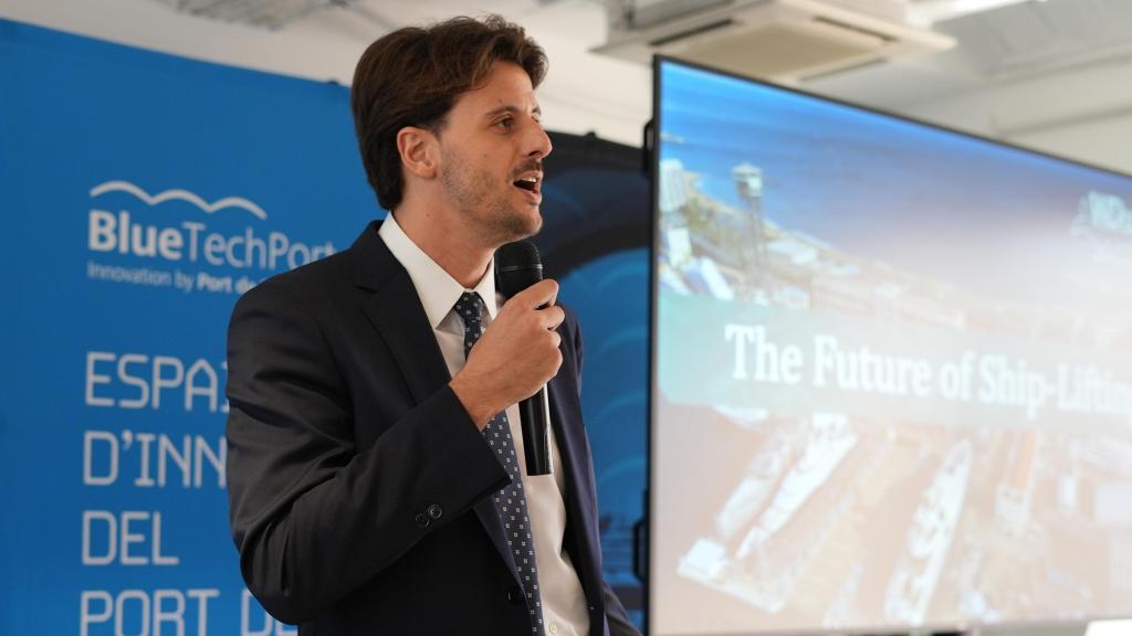 El CEO de Whale Dock, Sergi Rivera, exponiendo en el Blue Economy Investor Day.