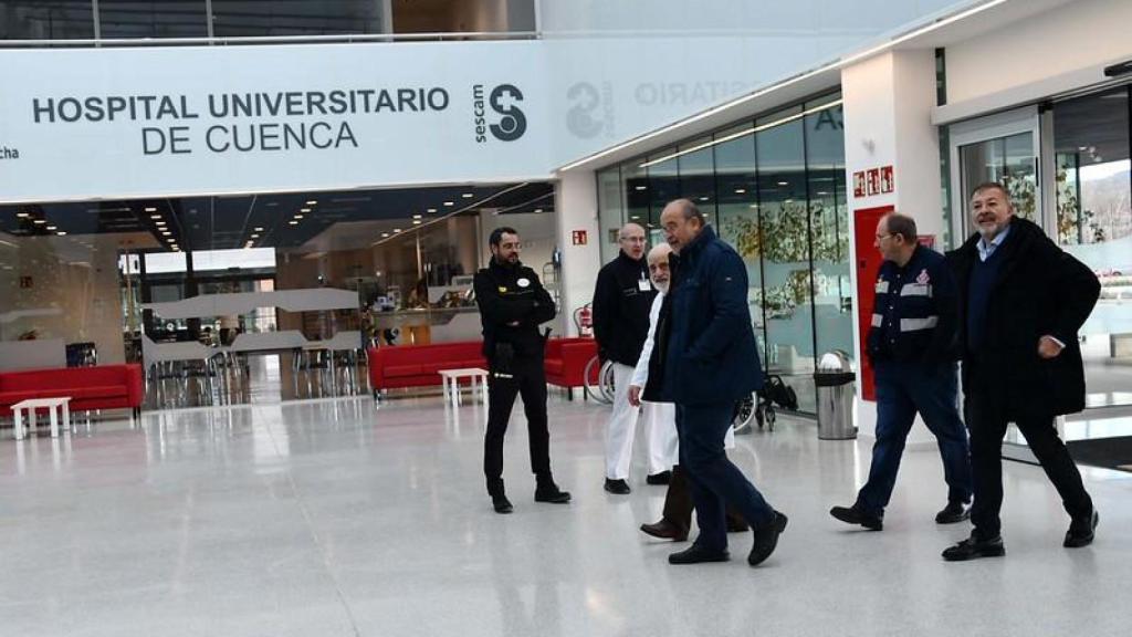 José Luis Martínez Guijarro y Darío Dolz llegando al HUCU.
