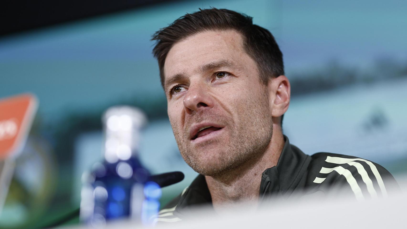 Xabi Alonso atiende a los medios en la rueda de prensa previa al partido ante el Alavés.