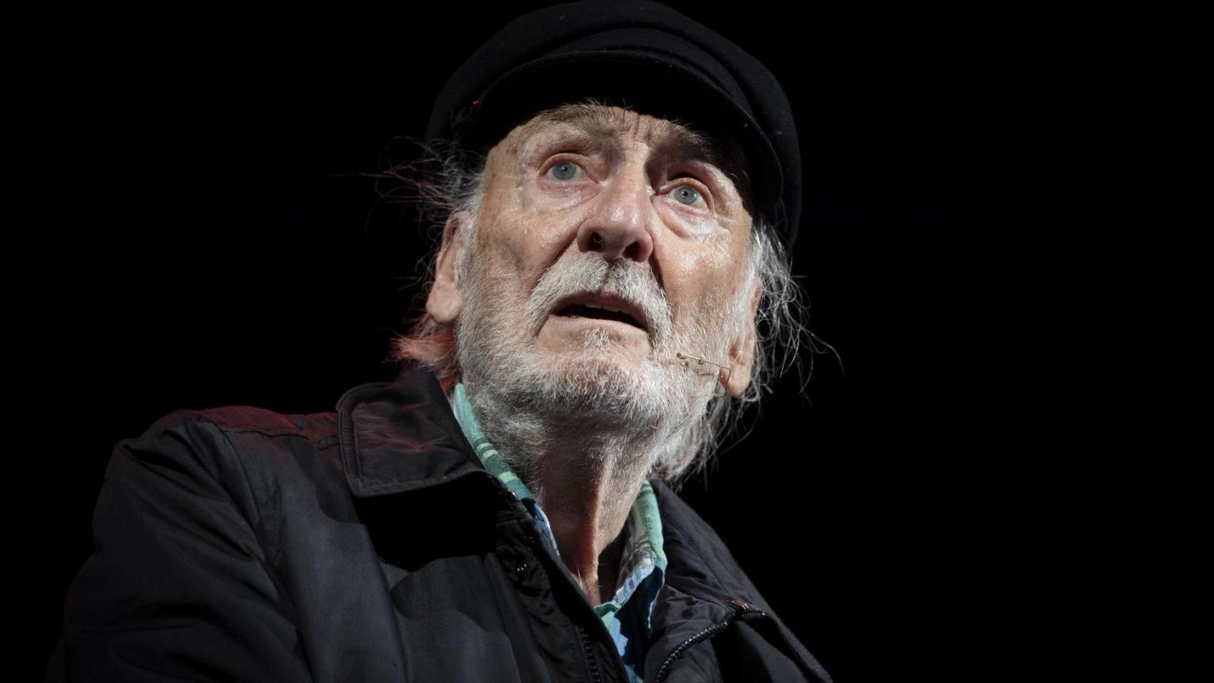 Héctor Alterio ha fallecido a los 96 años en paz después de una vida larga y plena dedicada a su familia y al arte, tal y como ha destacado su familia en un comunicado.