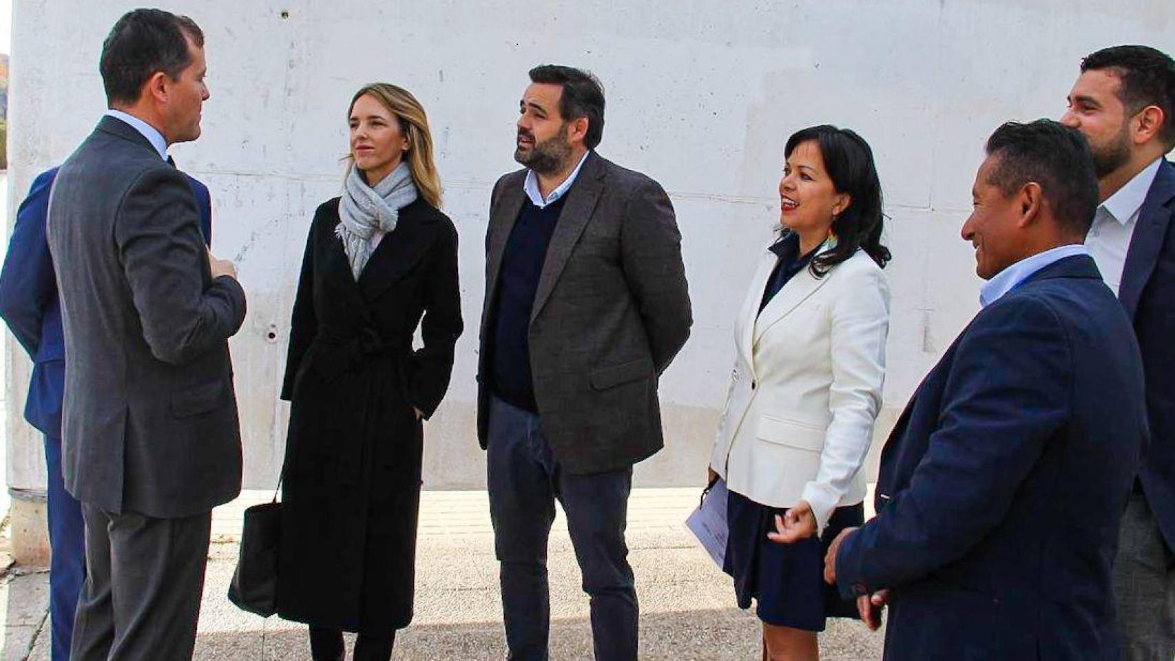 Carlos Velázquez, Cayetana Álvarez de Toledo y Paco Núñez.