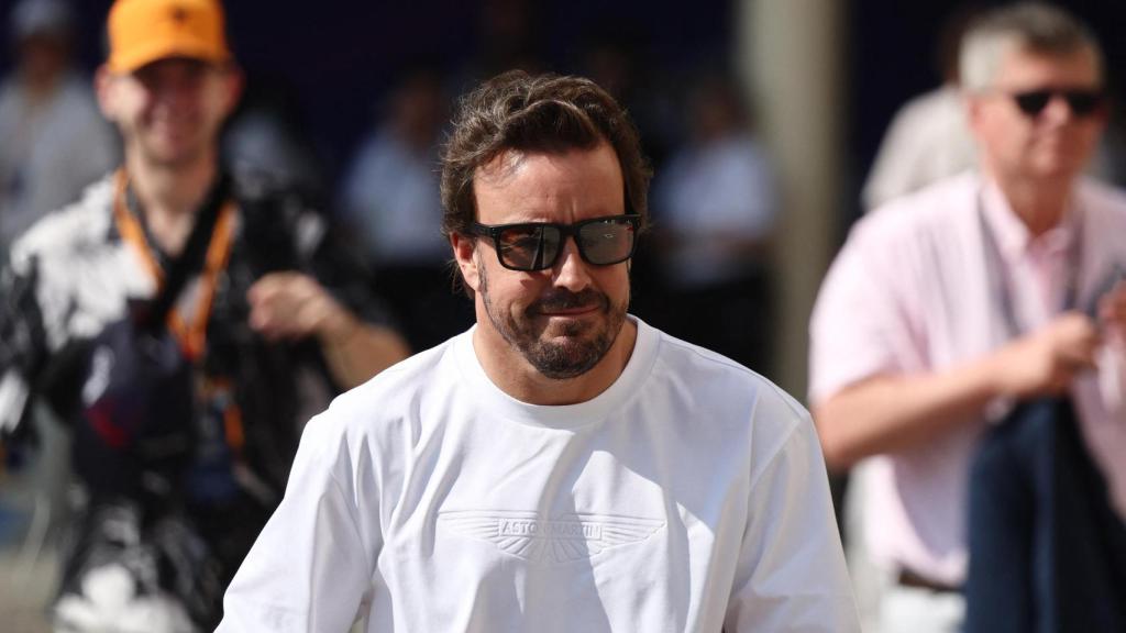 Fernando Alonso, en el paddock de Fórmula 1