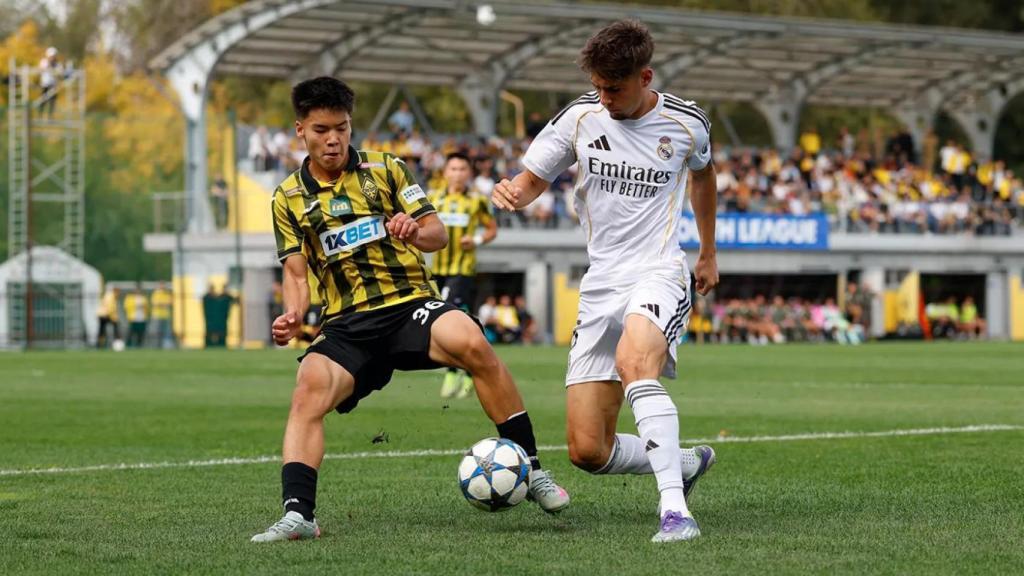 Víctor Valdepeñas, jugando con el Real Madrid en la Youth League
