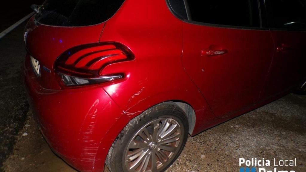 Un vehículo accidentado en Palma.