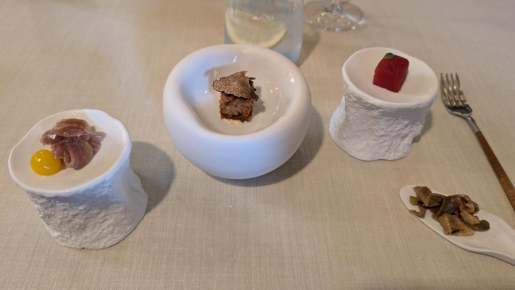 Las bonitas vajillas, como la del restaurante Toy en Dénia, son objetivo de los hurtos 'pijos'.