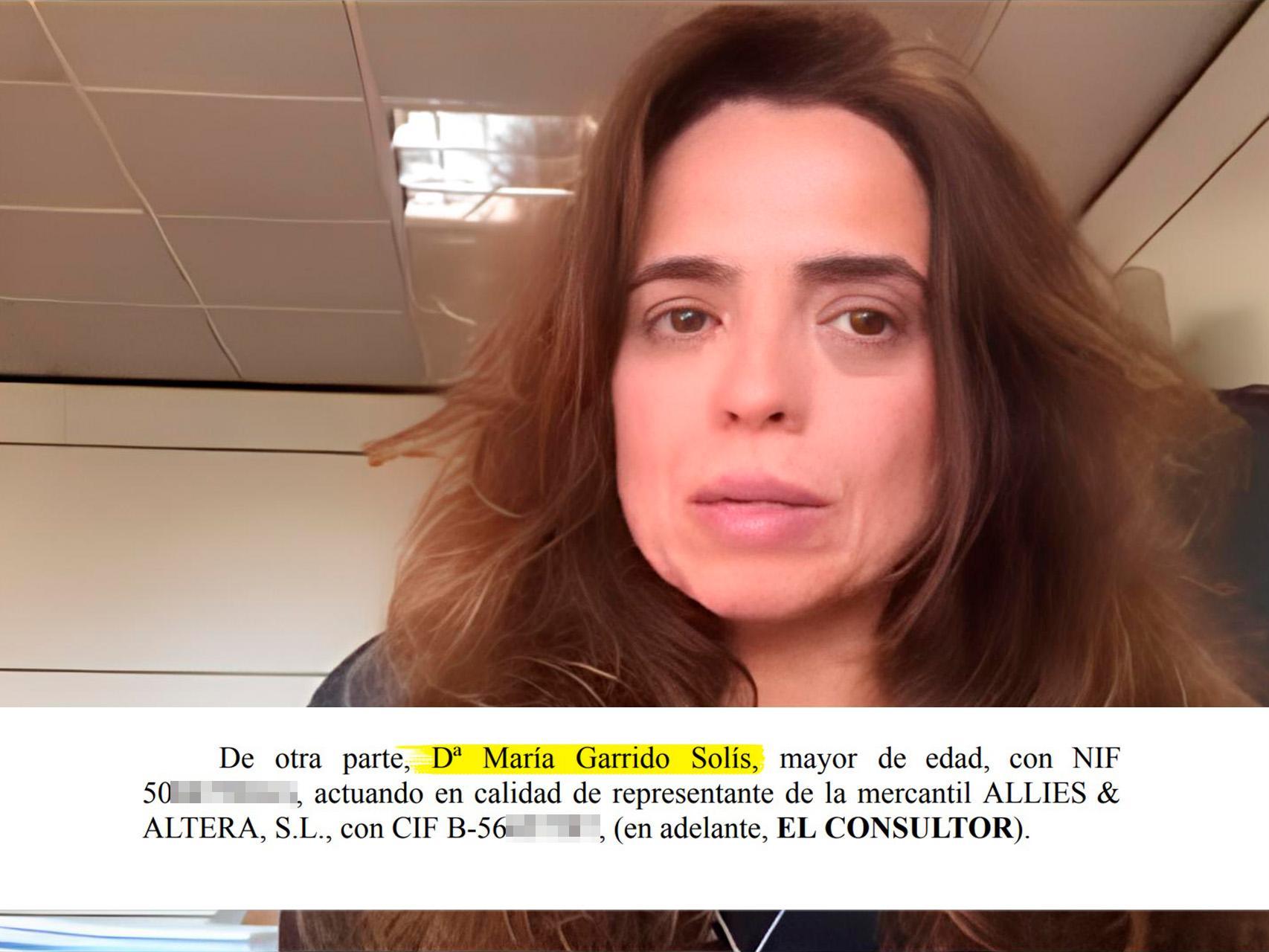 María Jesús Garrido Solís y el extracto de un contrato remitido a una empresa.
