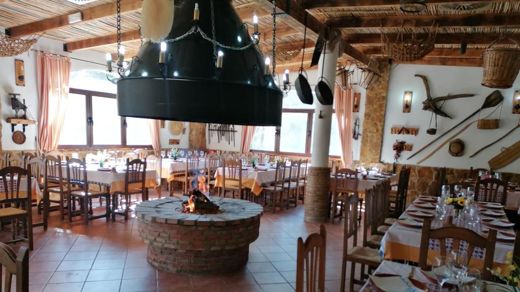 El interior del restaurante El Cortijillo.