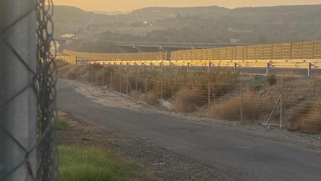 La proximidad de la vía a las viviendas de los vecinos