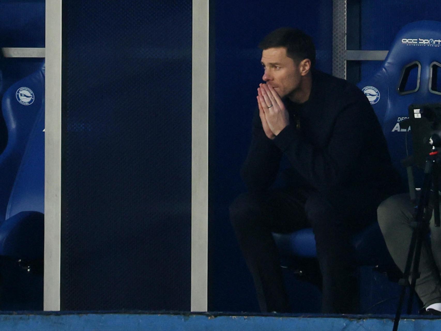 Xabi Alonso, en el banquillo en el estadio de Mendizorroza
