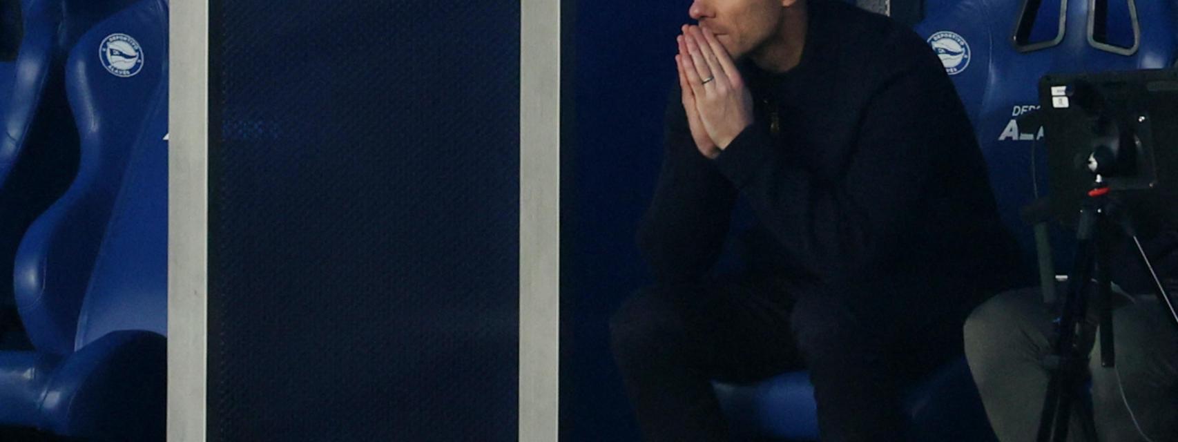 Xabi Alonso, en el banquillo en el estadio de Mendizorroza