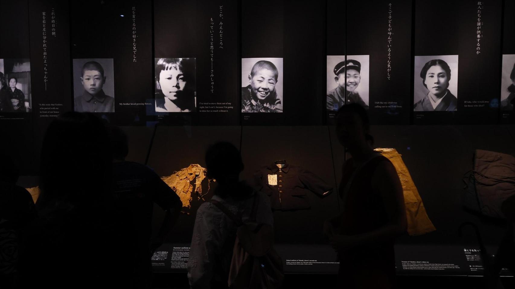 Imágenes de los fallecidos en el Museo Conmemorativo de la Paz de Hiroshima.