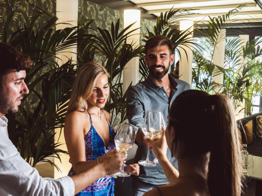 Brindis en el Pelican.