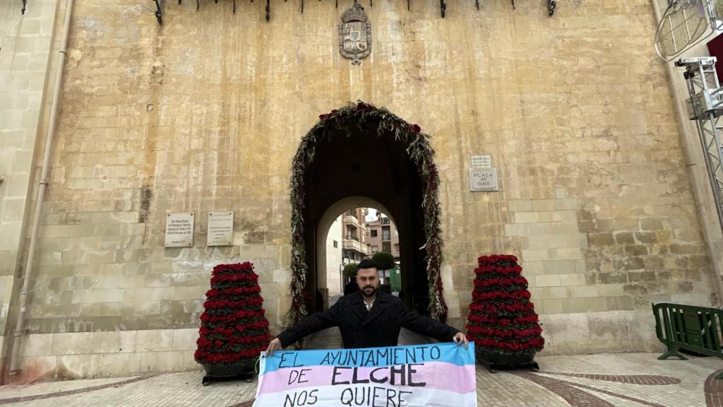 La I Gala por las Infancias Trans recauda 3.333 euros tras el veto del Ayuntamiento de Elche