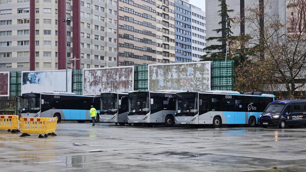 Autobuses parados en la tercera jornada de huelga en A Coruña.