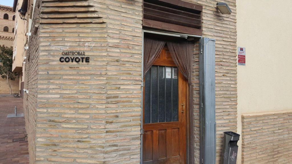 Entrada del Bar Coyote, Herrera de los Navarros.