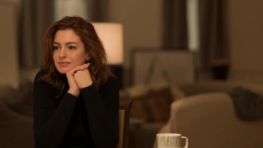 Fotograma de Anne Hathaway en la serie 'Modern Love'.