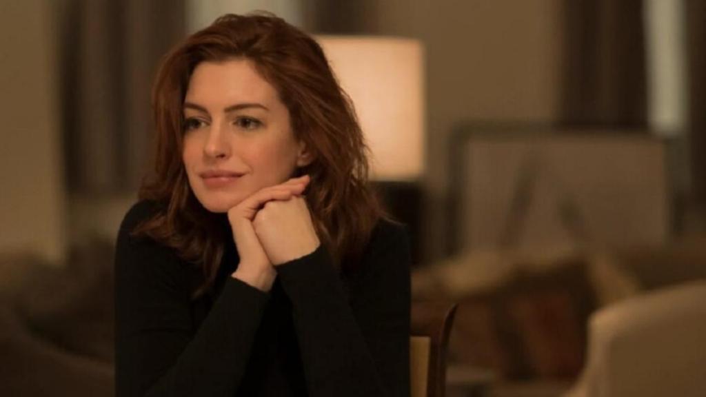Fotograma de Anne Hathaway en la serie 'Modern Love'.