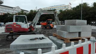 Máquinas de obra junto al Obelisco por la reforma de Los Cantones.