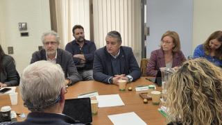 El consejero de Sanidad en Andalucía, Antonio Sanz, en una reunión con sindicatos médicos.