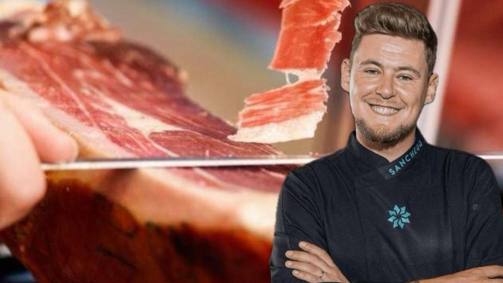 Víctor Sánchez junto a una paletilla de jamón.