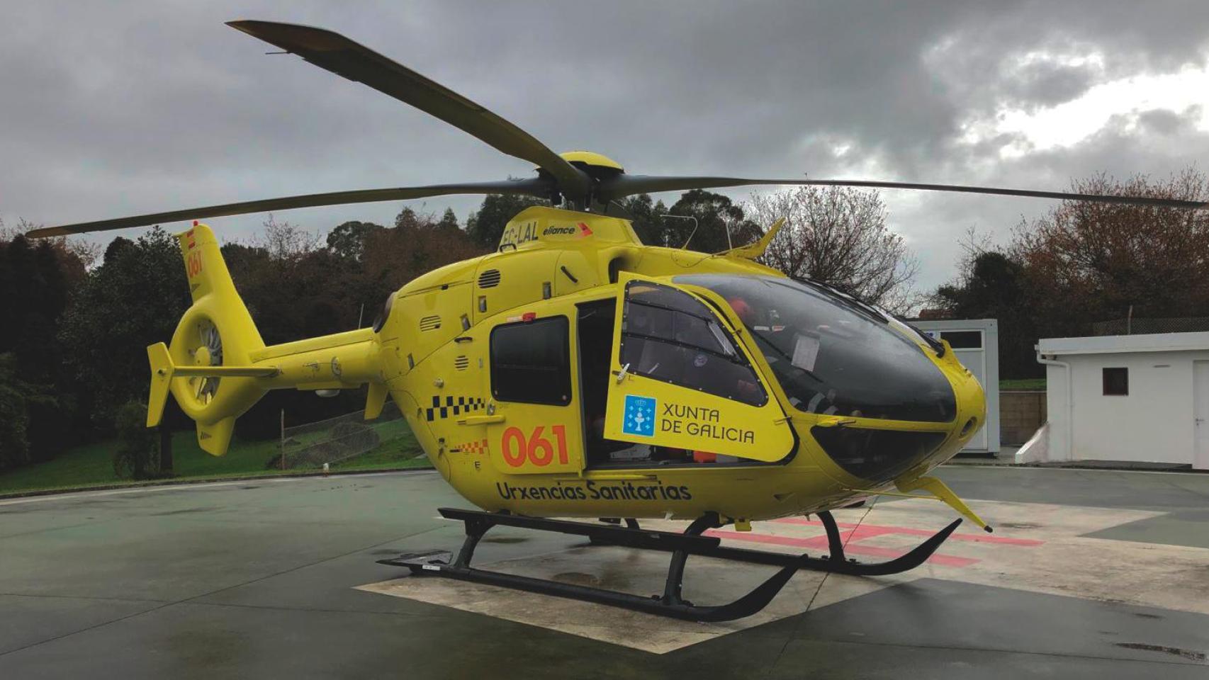 Imagen de un helicóptero medicalizado.