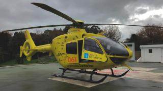 Imagen de un helicóptero medicalizado.