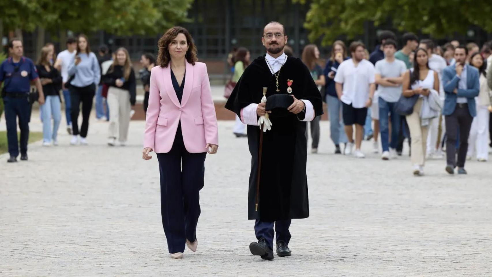 sabel Díaz Ayuso y el rector de la Universidad Carlos III.