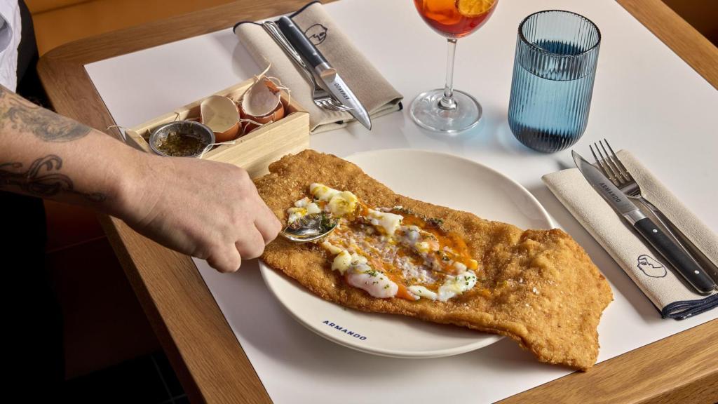 Escalope de huevos a baja temperatura con trufa de Armando.