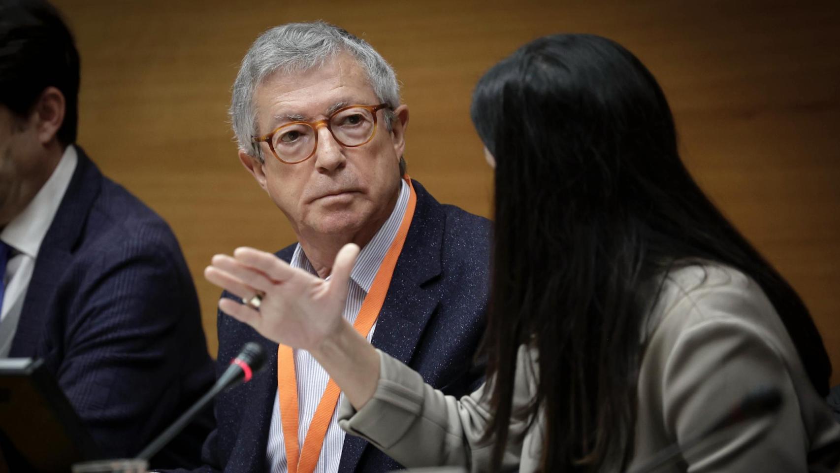 Alejandro Escribano, arquitecto urbanista, en la comisión de investigación de la dana. José Cuéllar / Corts